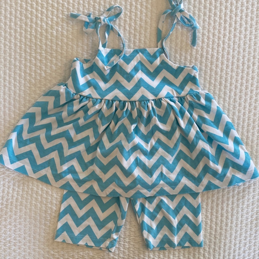 Girls’ Aqua and White Chevron 2 Piece Set, Size 3T